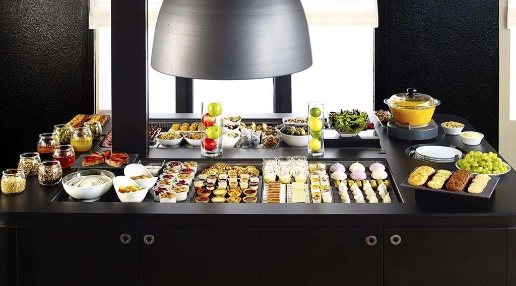 โรงแรมกัมปานีเล แชร์บูร์ก ลา กลาเซรี แชร์บูร์ก อ็อง กงต็องแต็ง ร้านอาหาร รูปภาพ